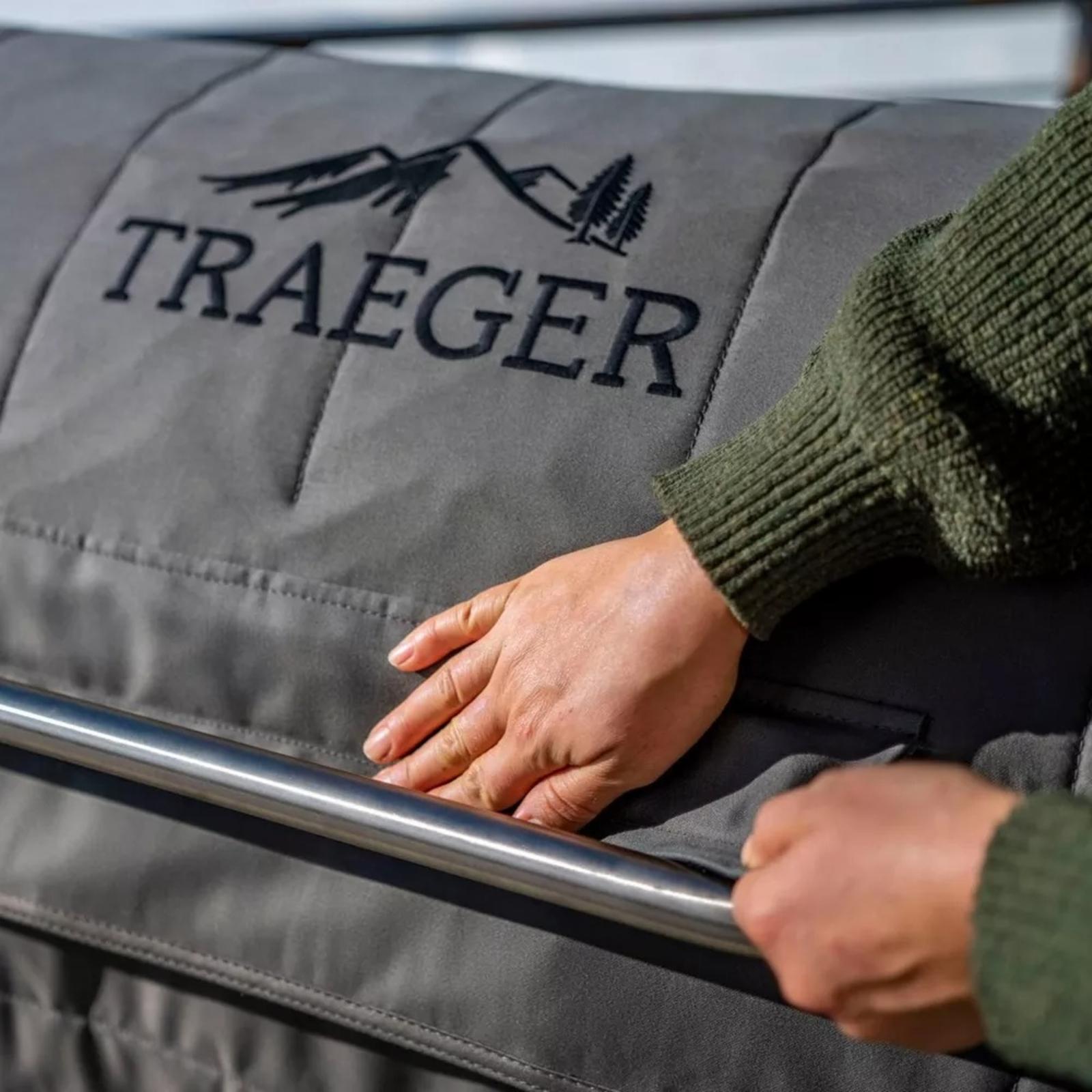 traeger-insulation-blanket-pro-34-lifestyle-close