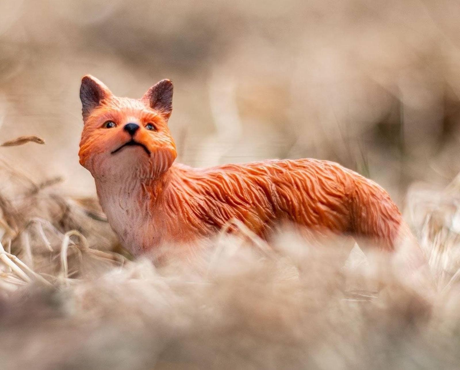 red-fox-model-breyer-499043_1240x998