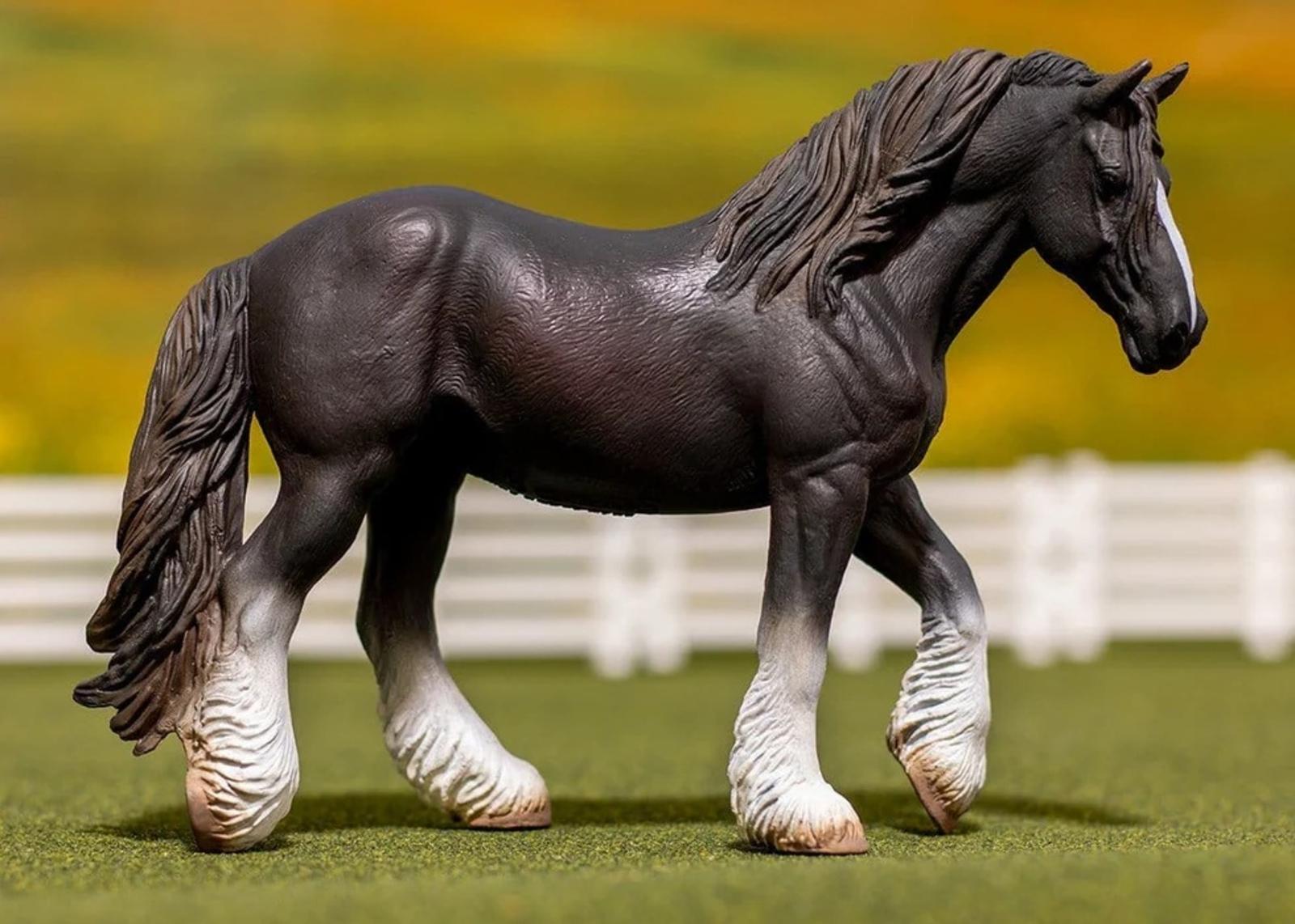 black-shire-mare-model-breyer-784802_981x700