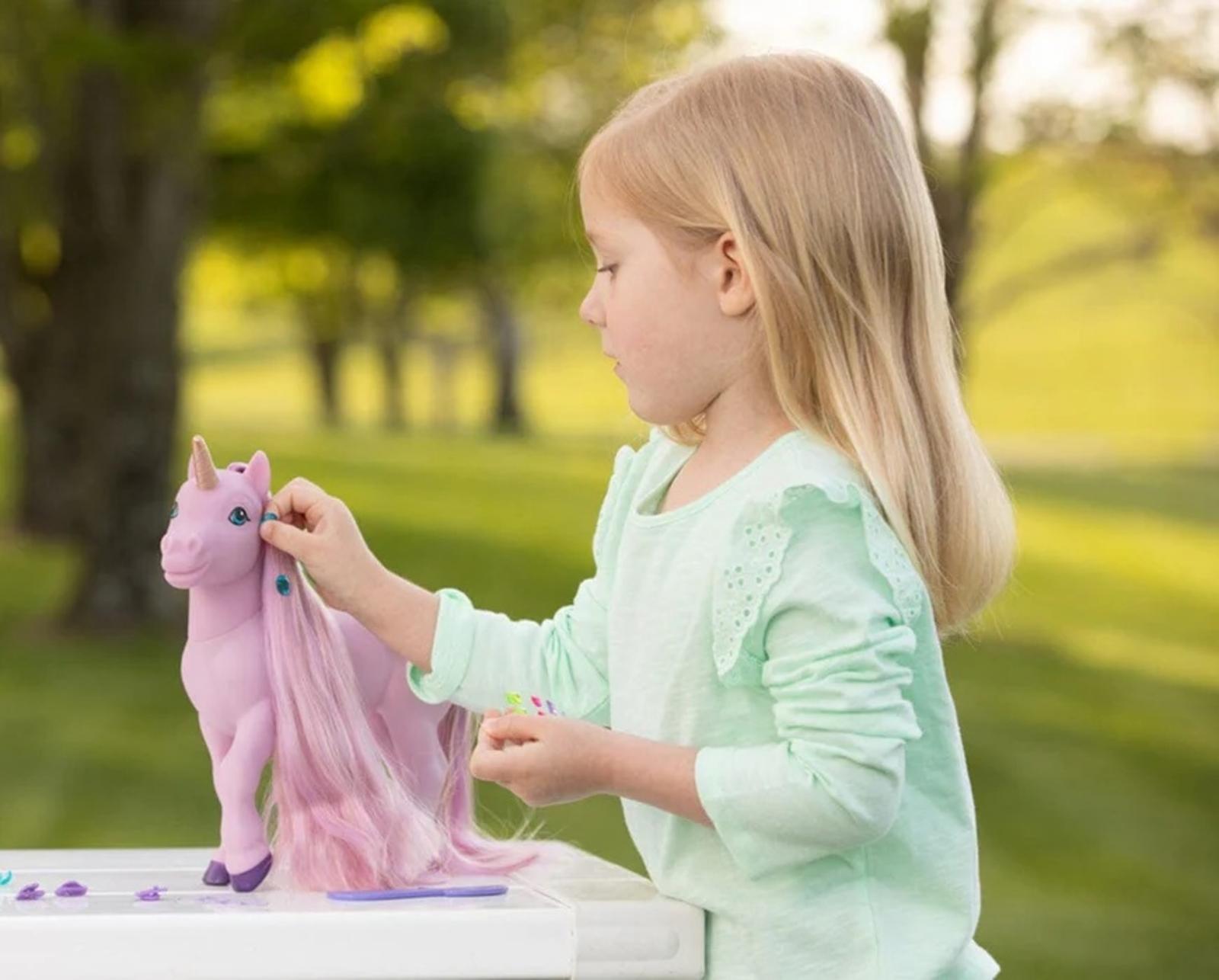 iris-mane-beauty-styling-unicorn-model-breyer-544145_870x700