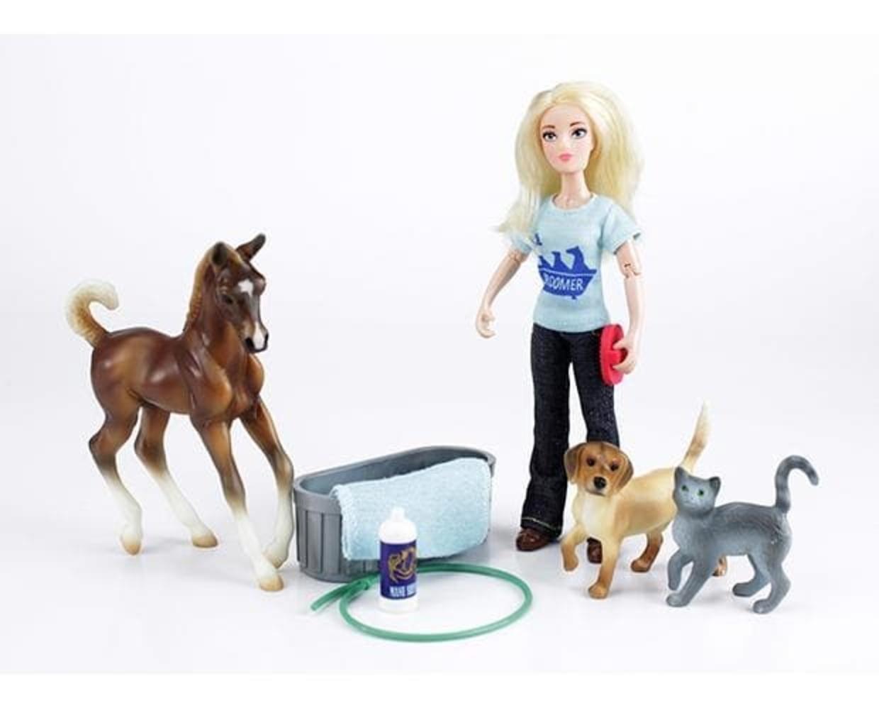 pet-groomer-model-breyer-373753_620x499