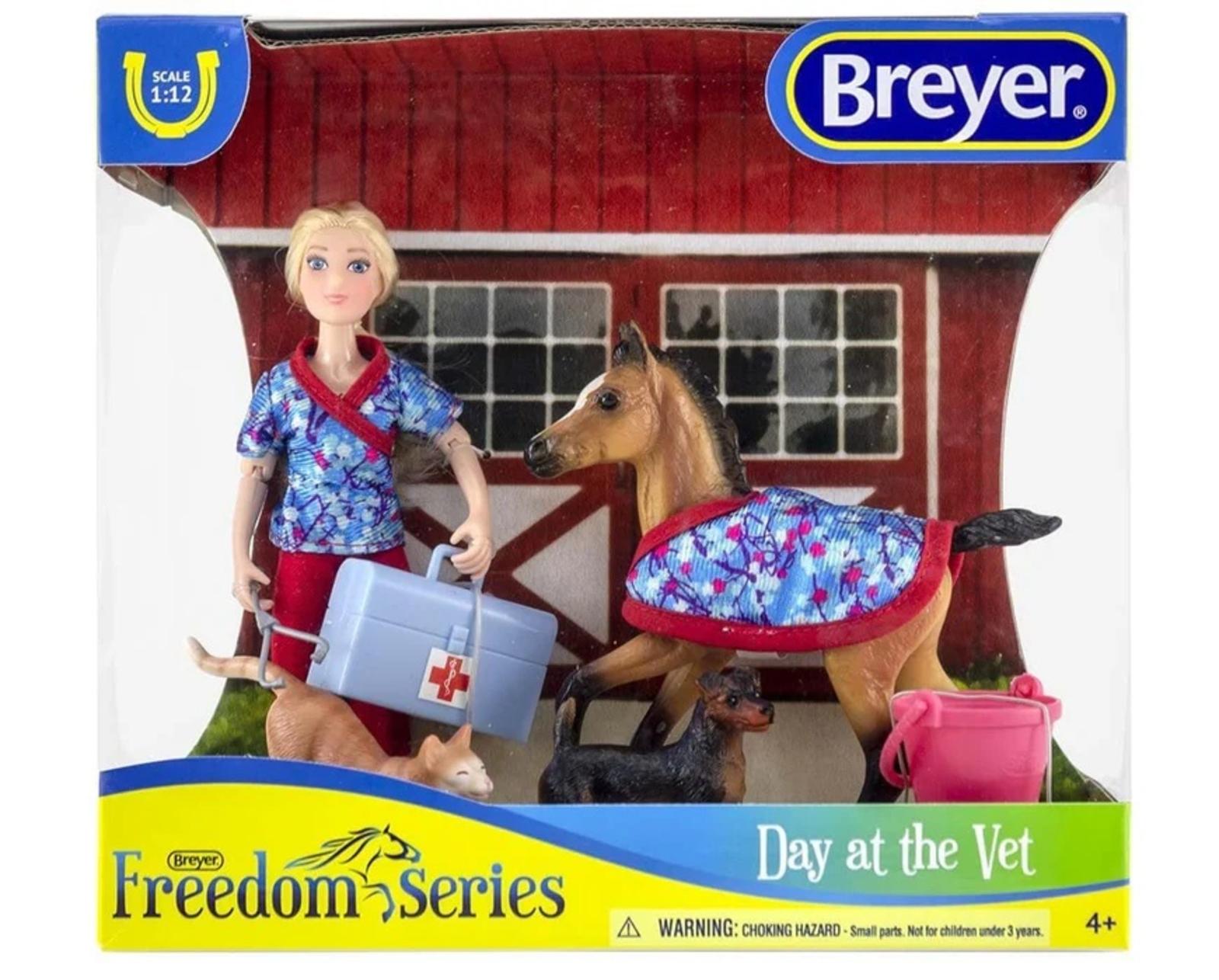 day-at-the-vet-model-breyer-120165_870x700