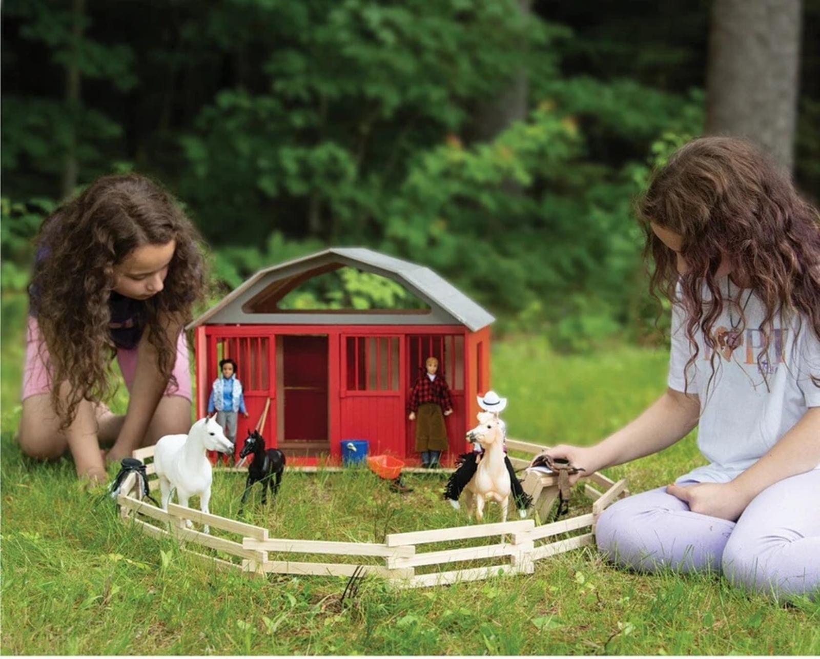 two-stall-barn-model-breyer-287185_870x700