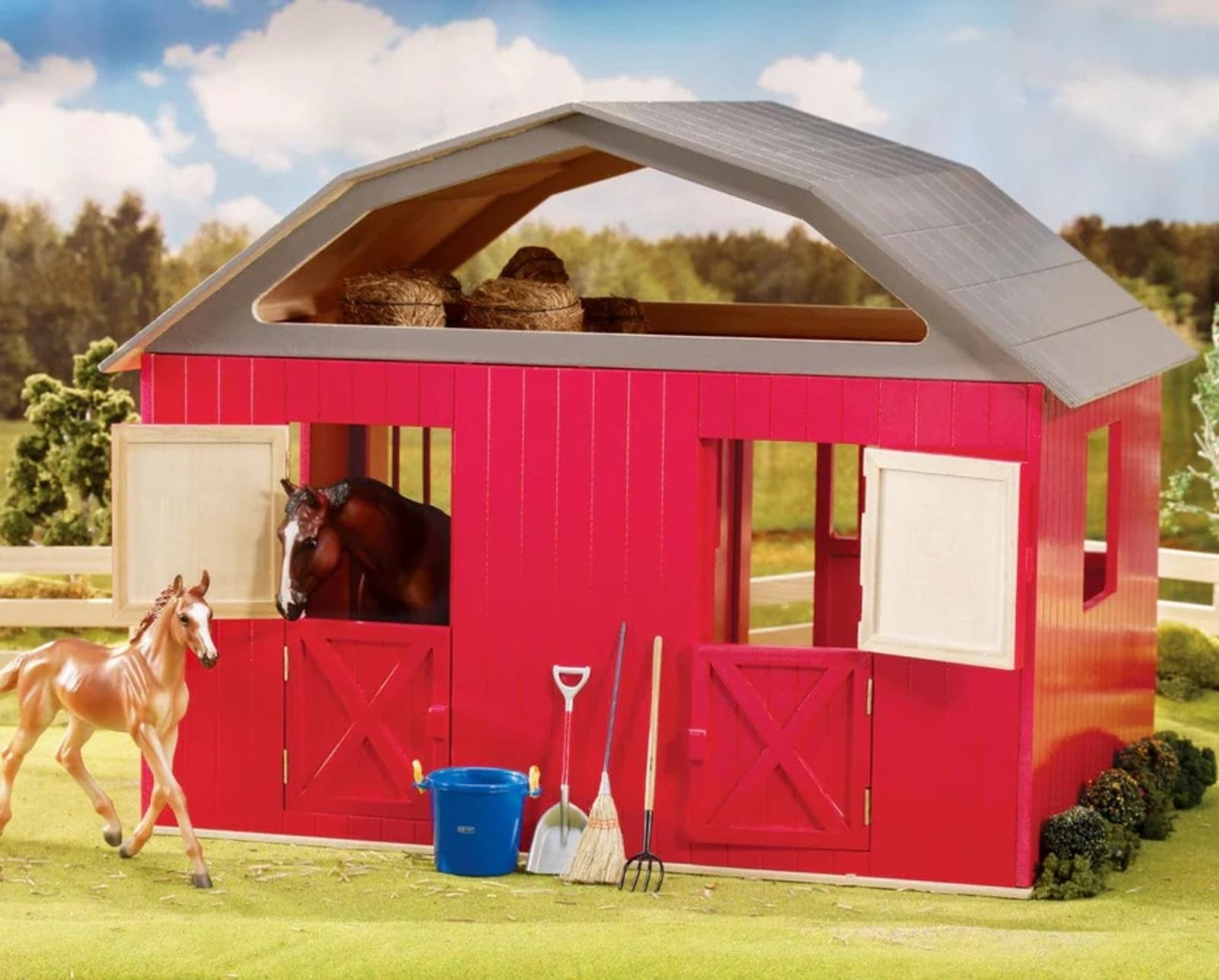 two-stall-barn-model-breyer-514487_870x700