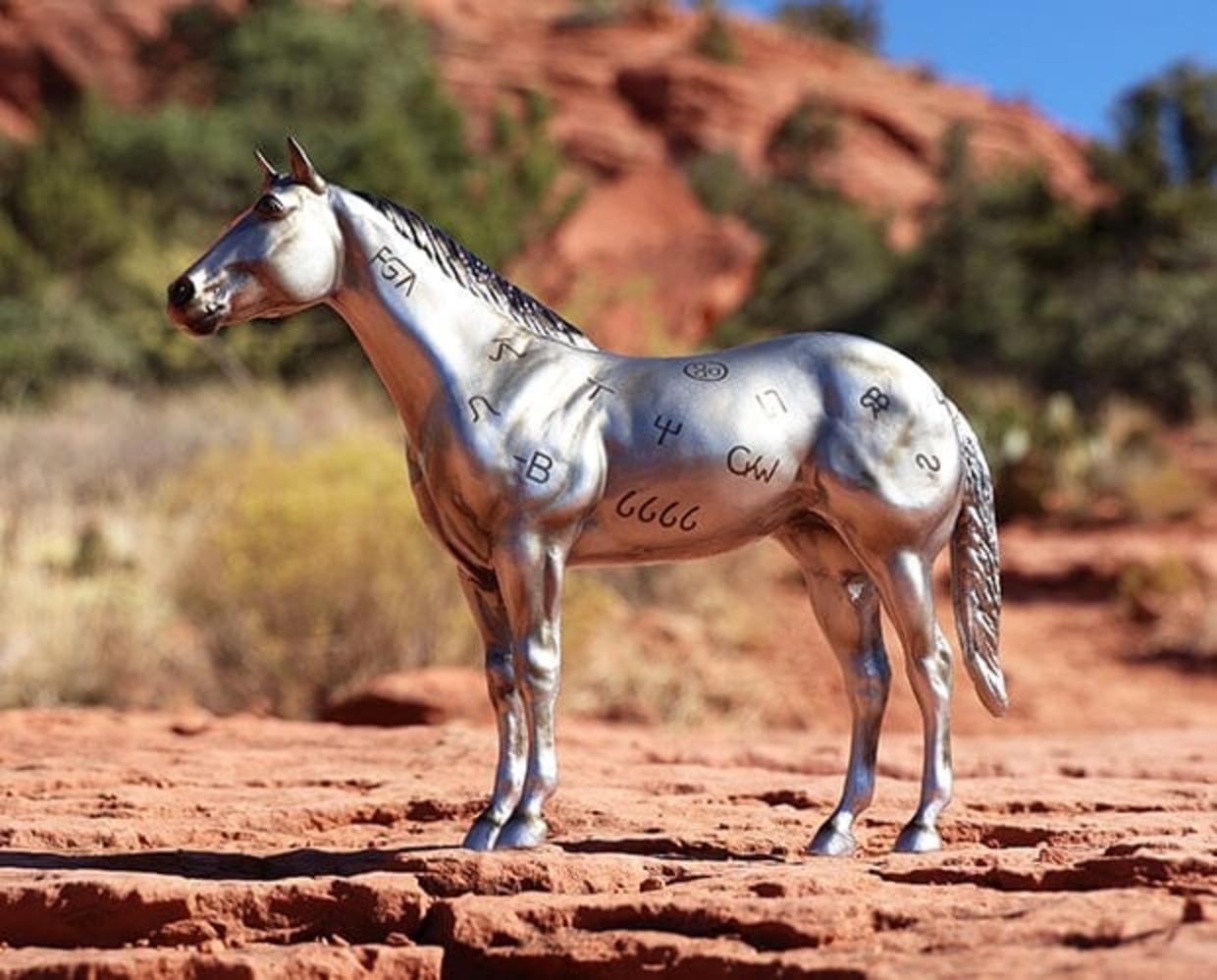 aqha-85th-anniversary-best-remuda-model-breyer-297323_620x499