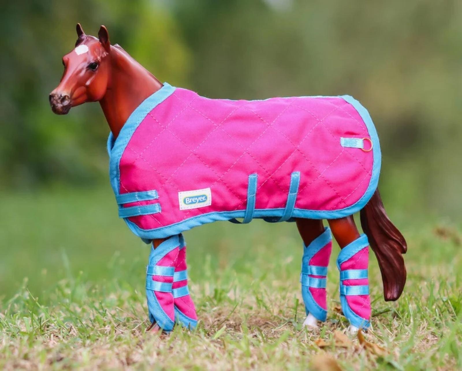 blanket-and-shipping-boots-hot-pink-model-breyer-423914_870x700