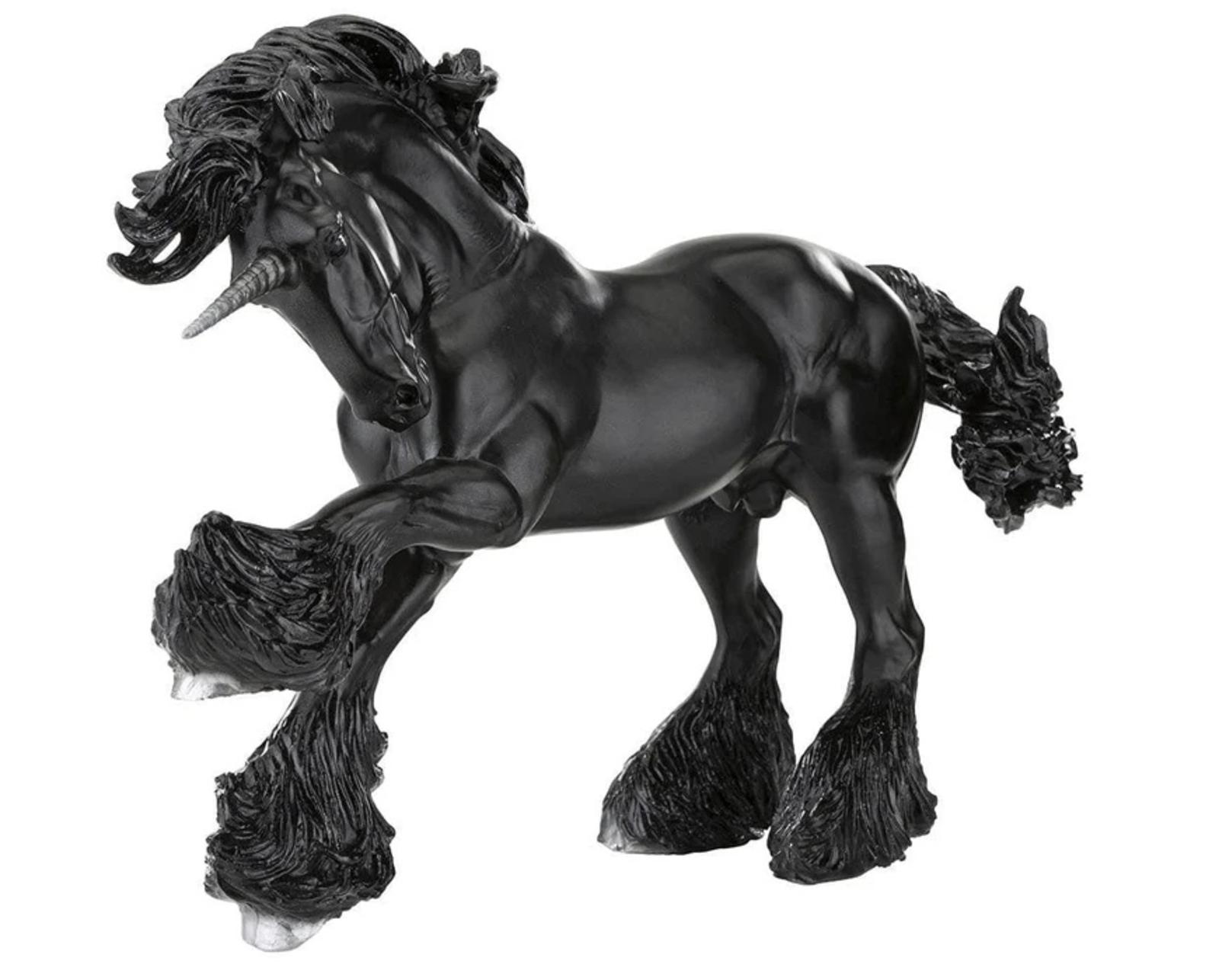 obsidian-model-breyer-637208_870x700