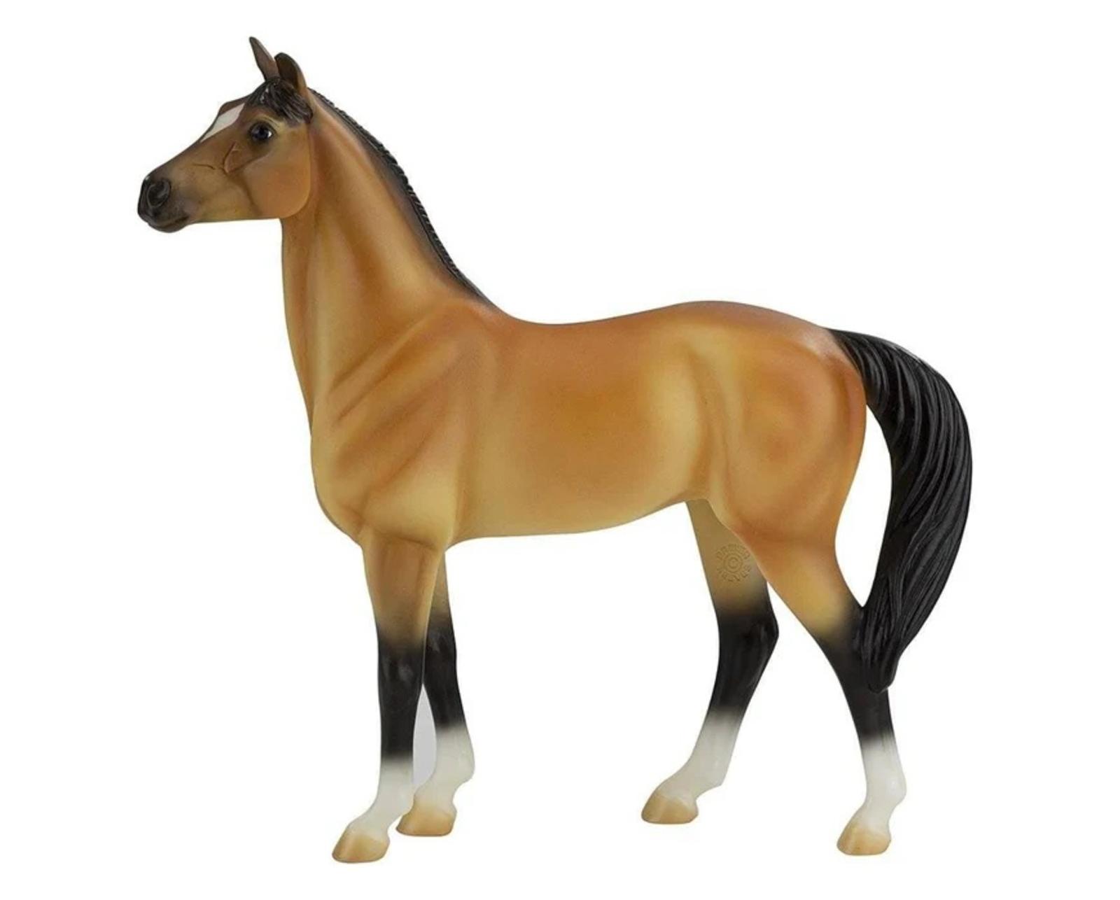 deluxe-country-stable-with-horse-wash-stall-model-breyer-765999_870x700